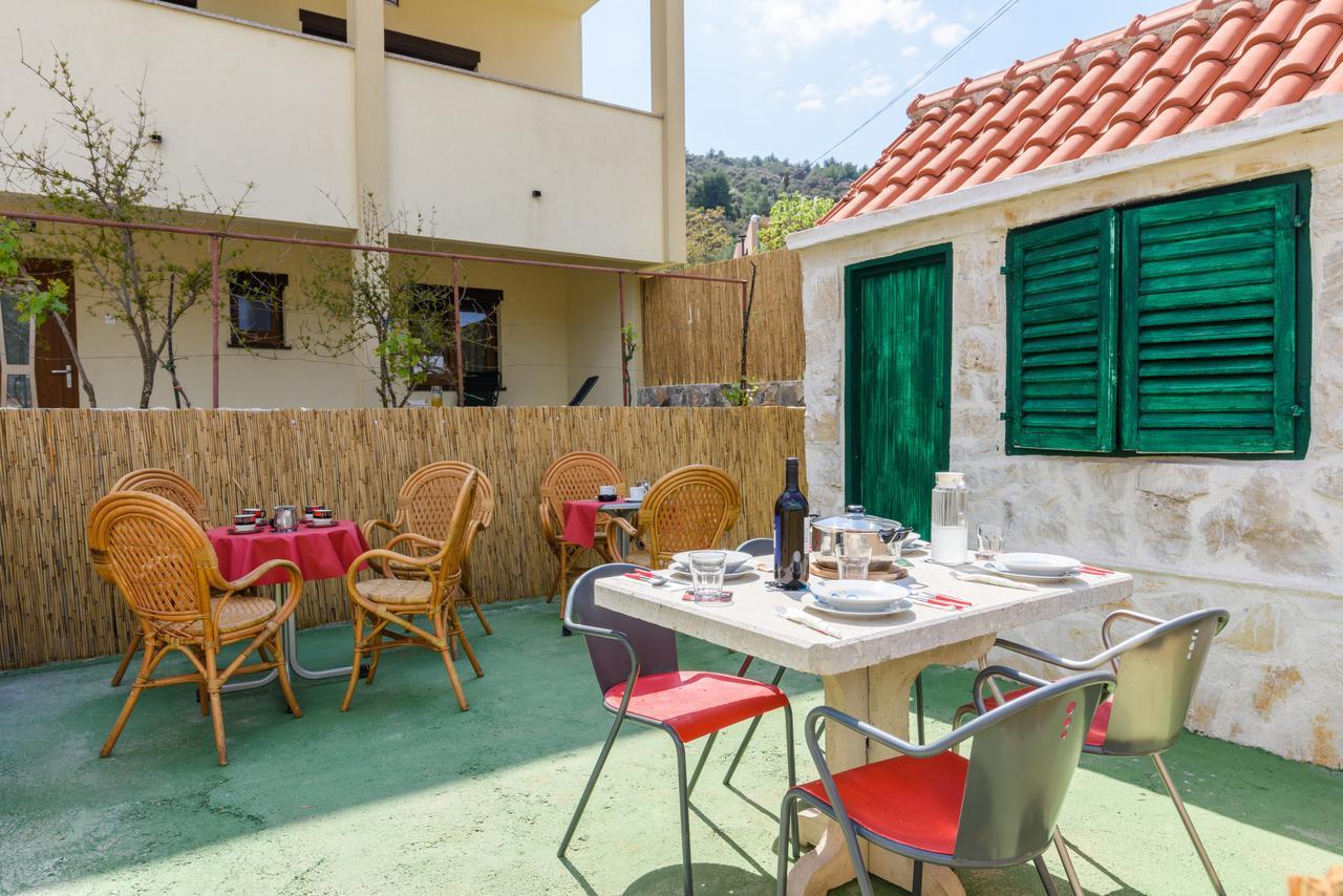 Apartmani Marko I Ana Marina Exterior photo
