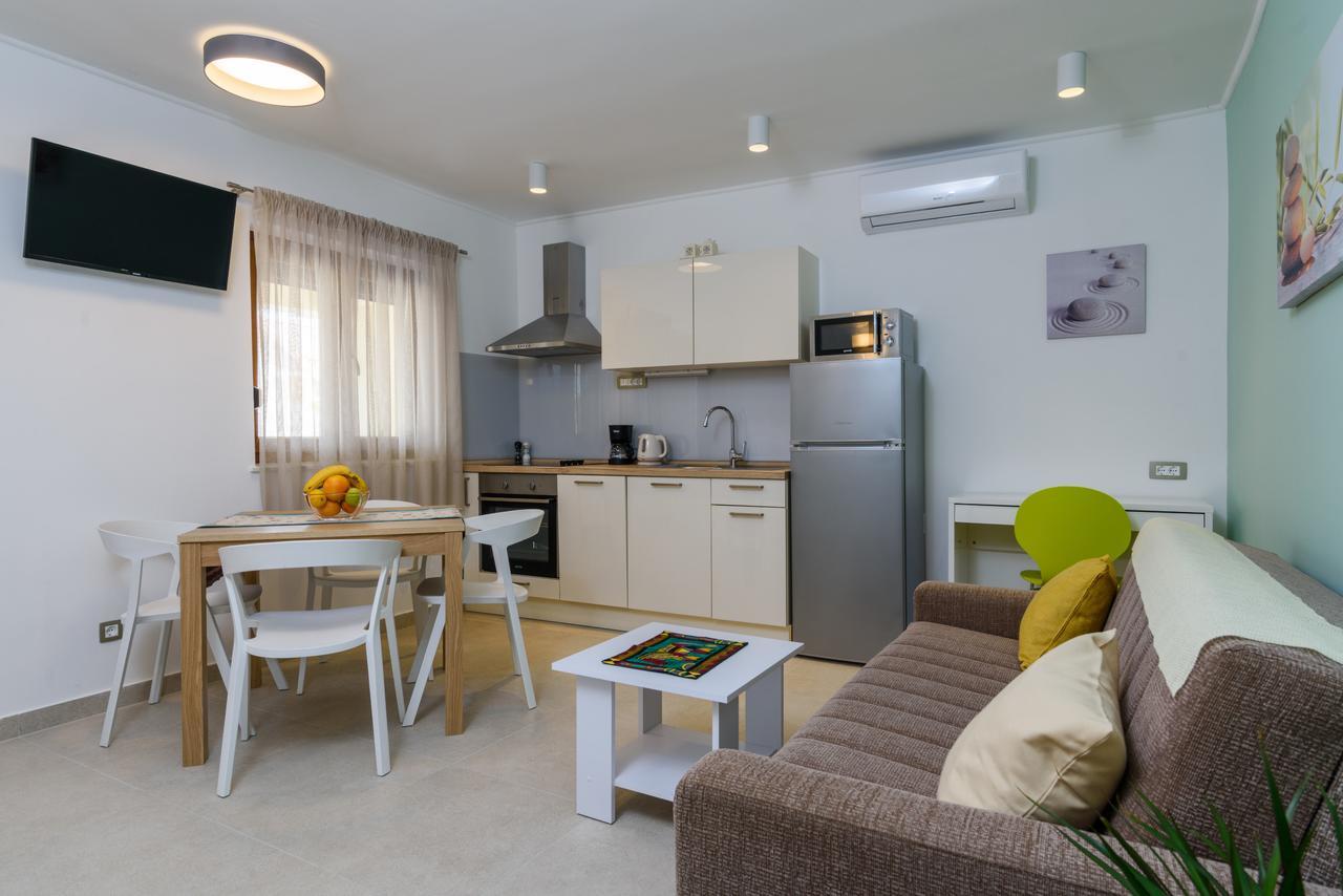 Apartmani Marko I Ana Marina Exterior photo