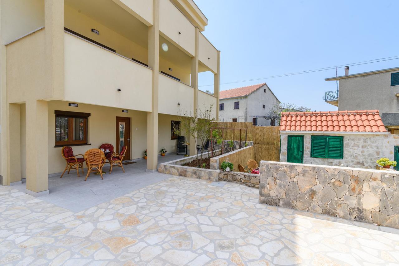 Apartmani Marko I Ana Marina Exterior photo