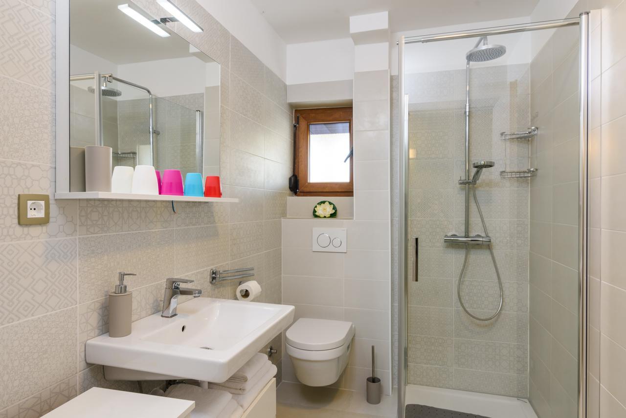 Apartmani Marko I Ana Marina Exterior photo