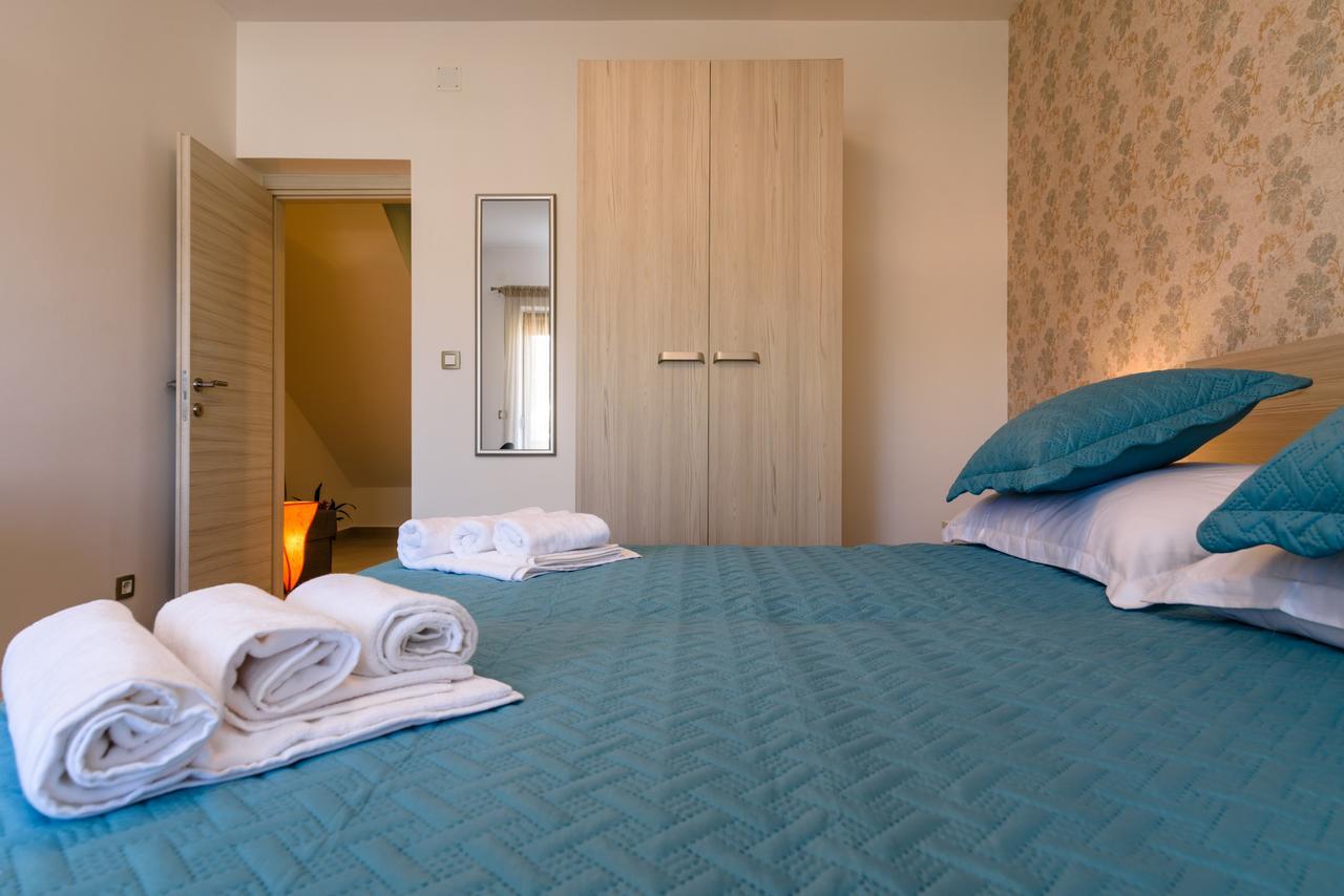 Apartmani Marko I Ana Marina Exterior photo